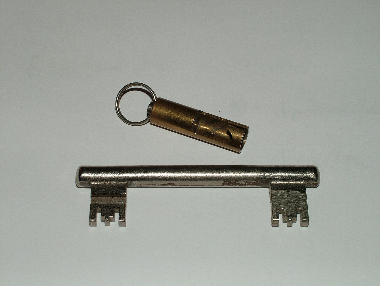 Berlin double-sided key