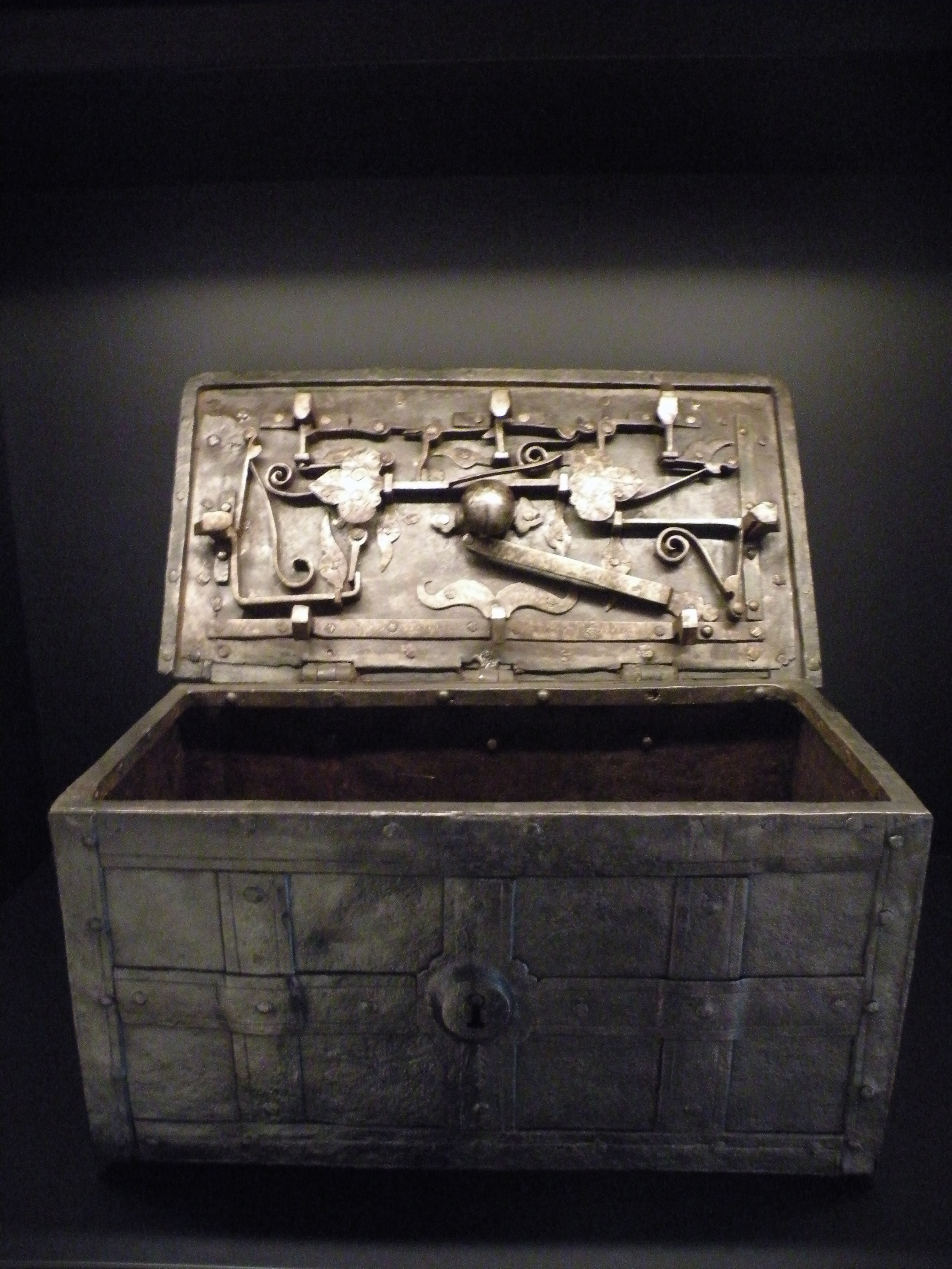 Heavy vault-style safe with combination hardware